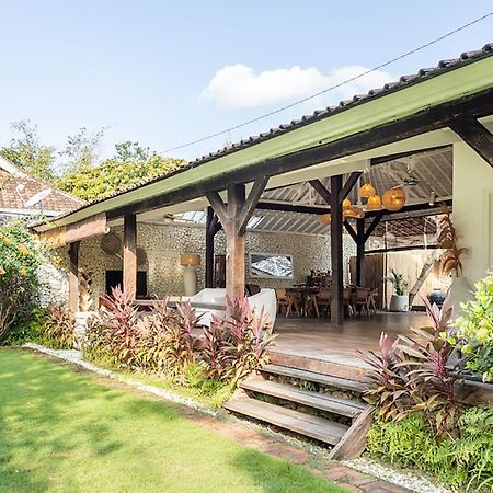 סמיניאק 4 Bedroom Villa - Kerobokan מראה חיצוני תמונה